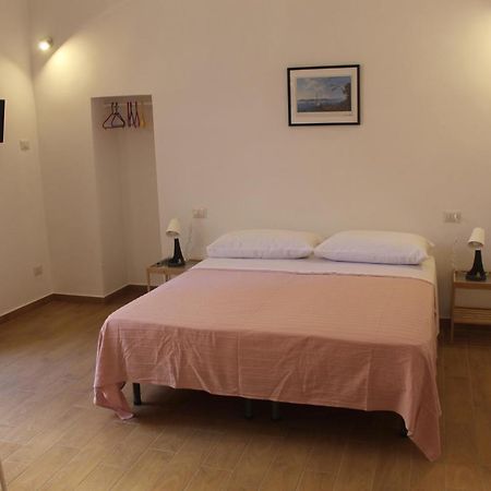 Bed and Breakfast Casa Laura Oliva Mancini à Naples Extérieur photo