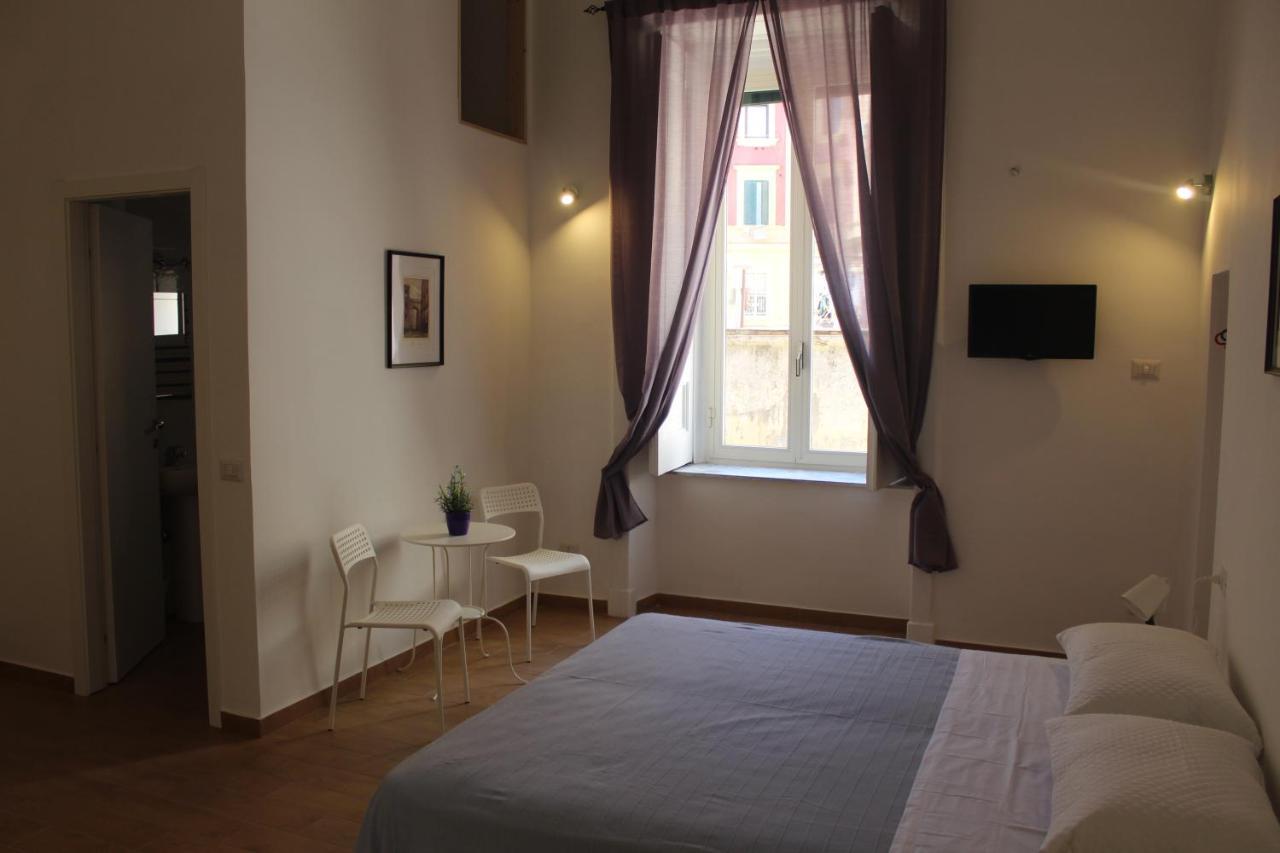 Bed and Breakfast Casa Laura Oliva Mancini à Naples Extérieur photo