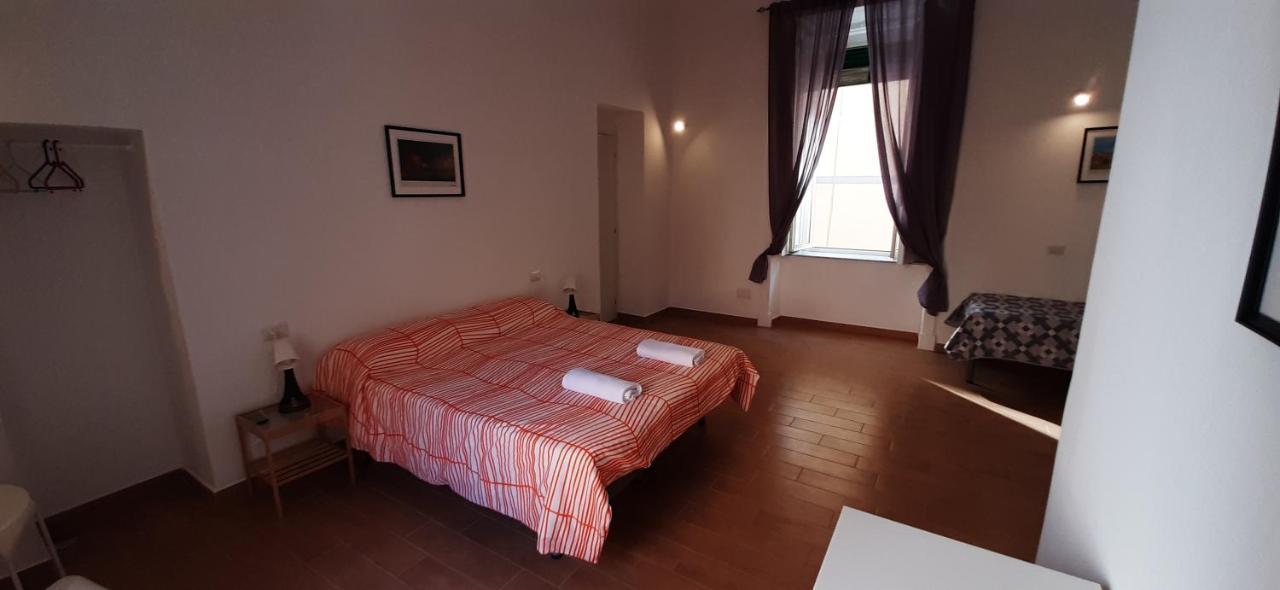 Bed and Breakfast Casa Laura Oliva Mancini à Naples Extérieur photo