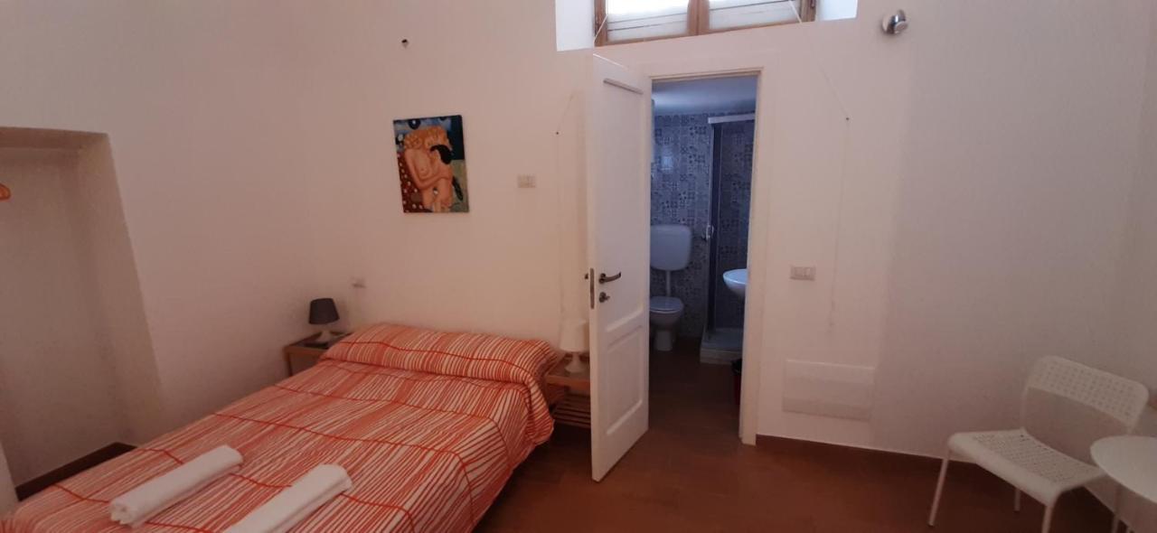 Bed and Breakfast Casa Laura Oliva Mancini à Naples Extérieur photo
