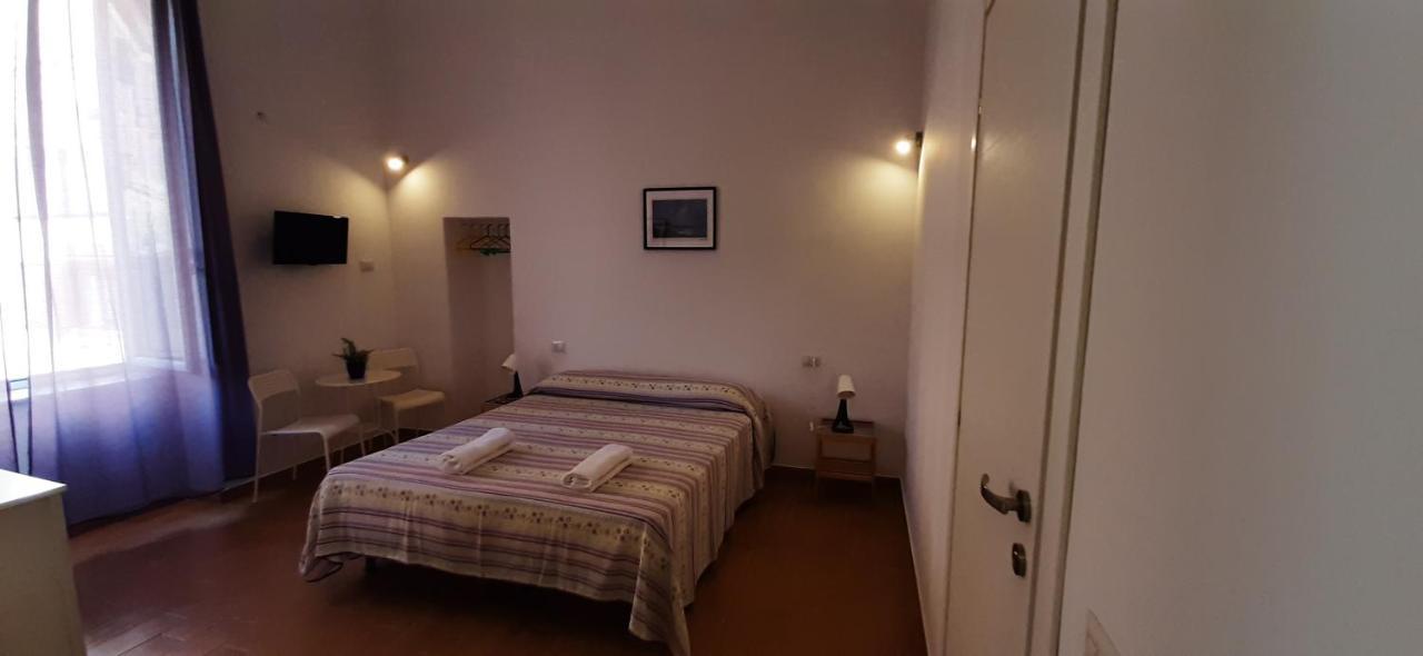 Bed and Breakfast Casa Laura Oliva Mancini à Naples Extérieur photo