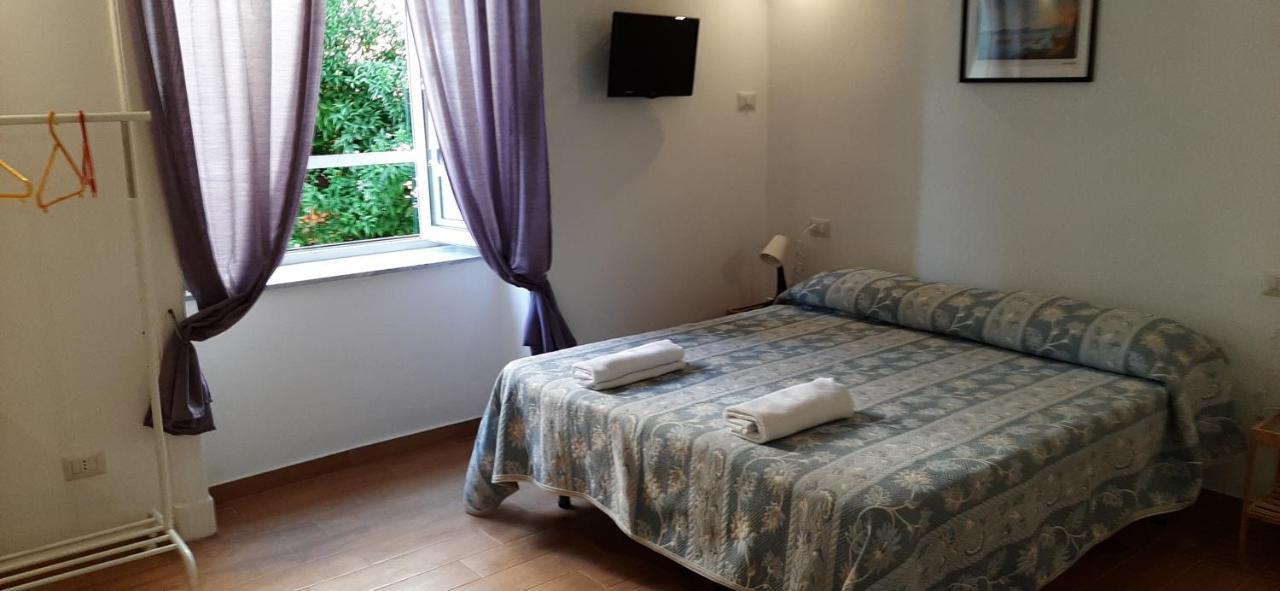 Bed and Breakfast Casa Laura Oliva Mancini à Naples Extérieur photo
