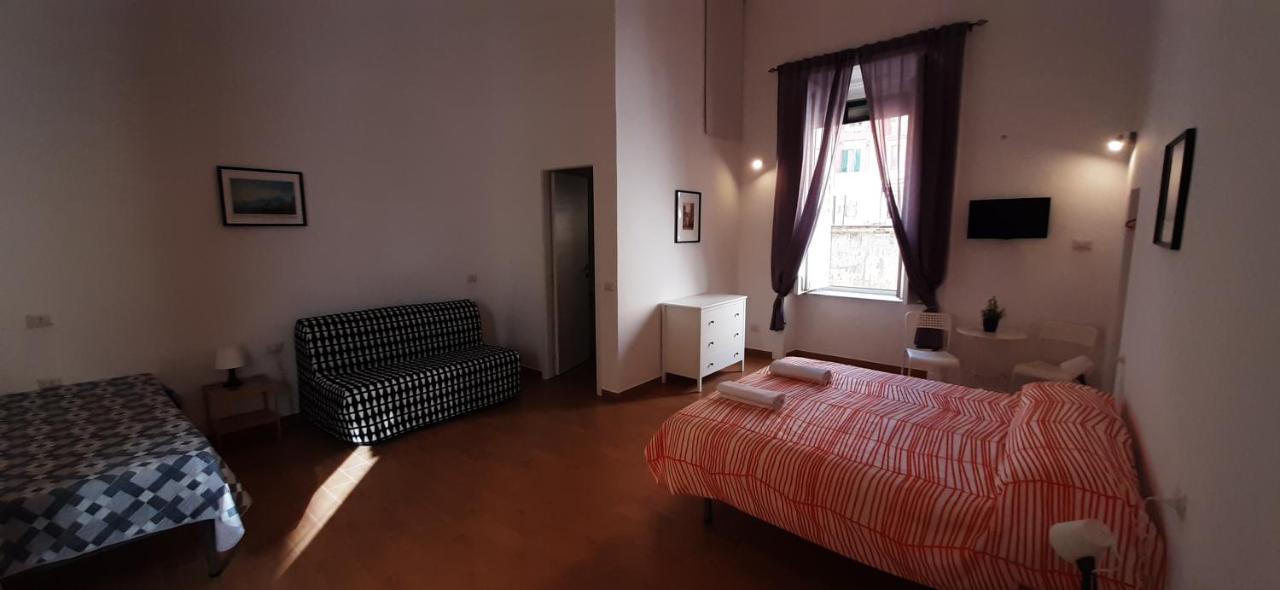 Bed and Breakfast Casa Laura Oliva Mancini à Naples Extérieur photo
