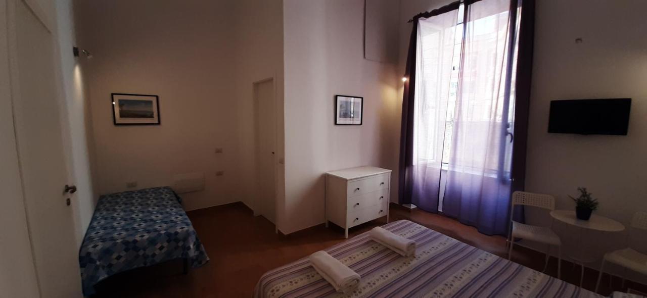 Bed and Breakfast Casa Laura Oliva Mancini à Naples Extérieur photo