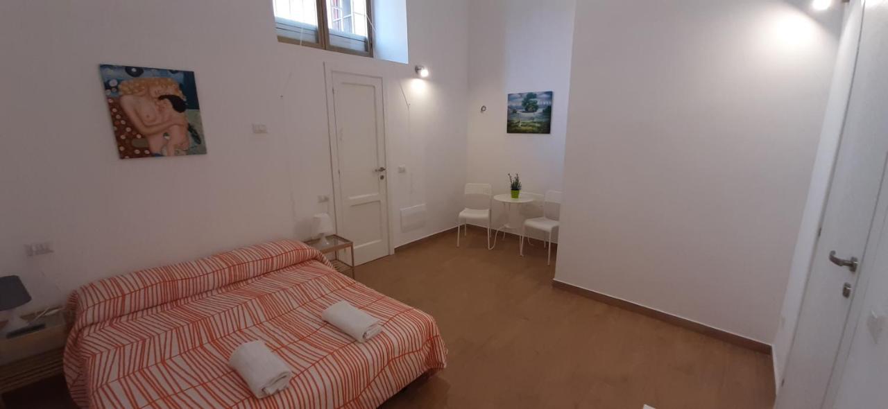Bed and Breakfast Casa Laura Oliva Mancini à Naples Extérieur photo